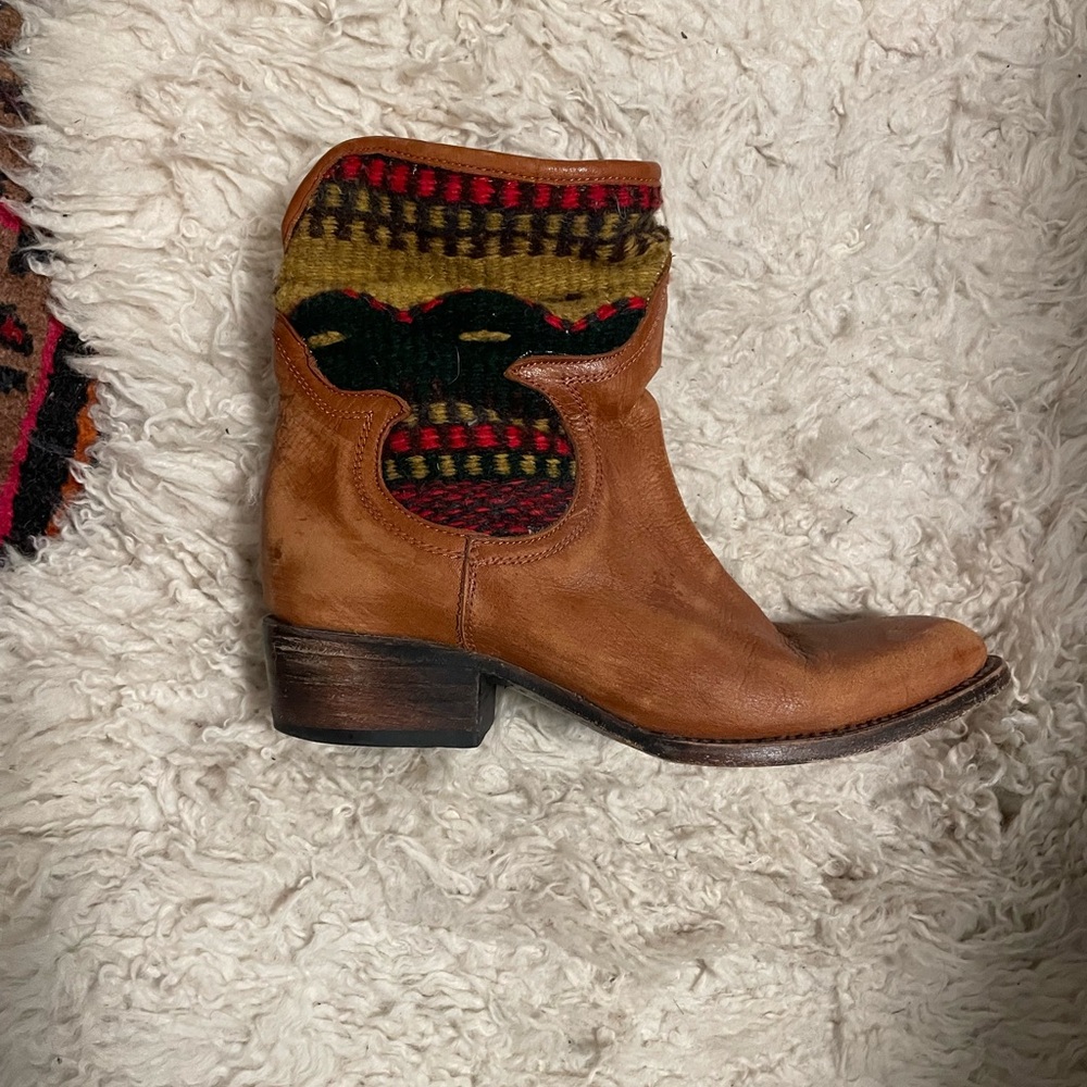 FREEBIRD by Steven Cablo Aztec Blanket Ankle Boots Tan Multi Womens US 8